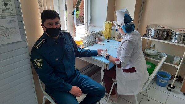 Сотрудники ГУВД Ташкента сдали кровь для нуждающихся - Sputnik Узбекистан