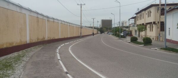 Стена, отделяющая площадь Регистан от старой части города - Sputnik Узбекистан