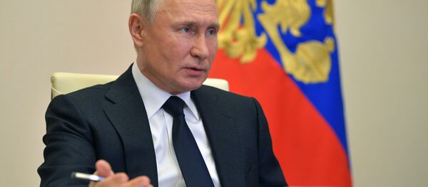 Президент РФ В. Путин провел совещание с членами правительства РФ Президент РФ В. Путин провел совещание с членами правительства РФ - Sputnik Ўзбекистон