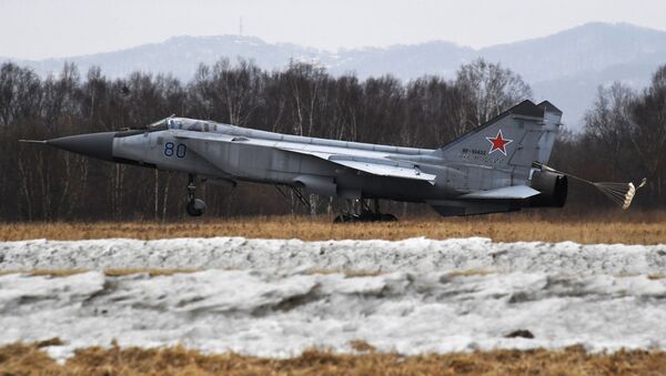 Uchebno-trenirovochnie poleti Su-35S i Mig-31 v Primorye - Sputnik O‘zbekiston