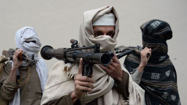 Бывшие боевики Талибана несут свое оружие - Sputnik Ўзбекистон