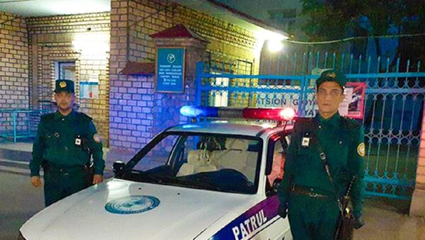 Патрульные в Ташкенте приняли роды у девушки прям в машине ППС - Sputnik Узбекистан