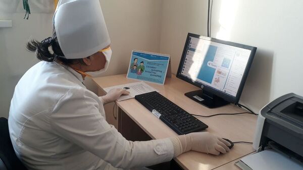 Выслушать и помочь: как волонтеры поддерживают жителей Каракалпакии во время пандемии Выслушать и помочь: как волонтеры поддерживают жителей Каракалпакии во время пандемии - Sputnik Узбекистан