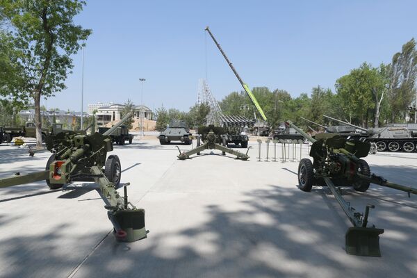 Площадка боевой военной техники - Sputnik Узбекистан