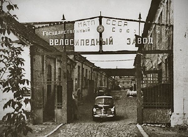 Все для фронта: Харьковский велозавод в Бухаре – от мин до хлопка - Sputnik Узбекистан