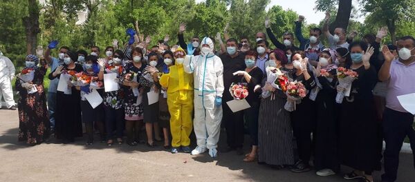 Смена ташкентских врачей отправляется на реабилитацию после двухнедельной смены - Sputnik Узбекистан