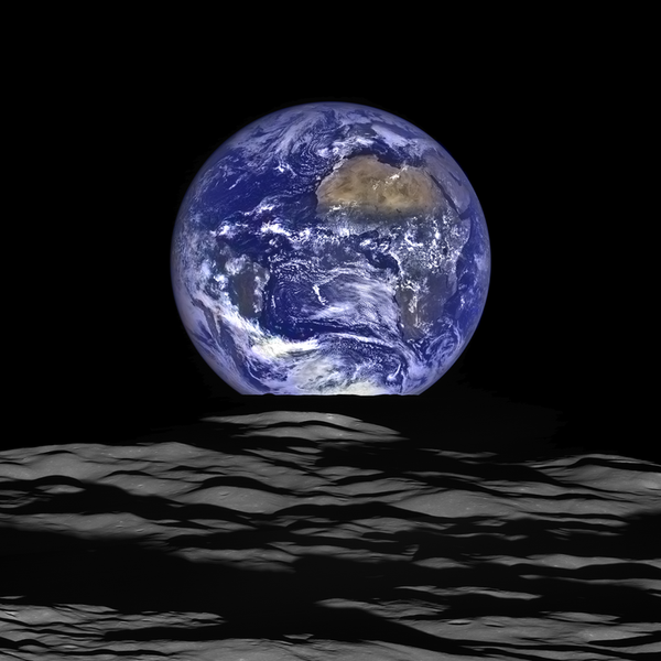 Вид Земли с орбиты Луны - Sputnik Узбекистан