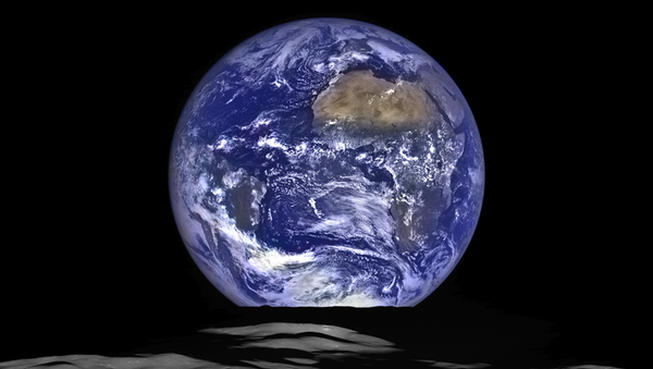 Вид Земли с орбиты Луны - Sputnik Ўзбекистон