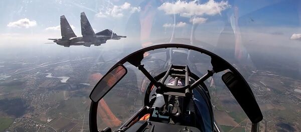 Су-24 и Су-30СМ нанесли удары по условному противнику в Балтике Су-24 и Су-30СМ нанесли удары по условному противнику в Балтике - Sputnik Узбекистан