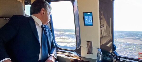 Президент Республики Узбекистан Шавкат Мирзиёев, прибыв в Бухарскую область, побывал в наиболее пострадавших от стихии местах - Sputnik Узбекистан