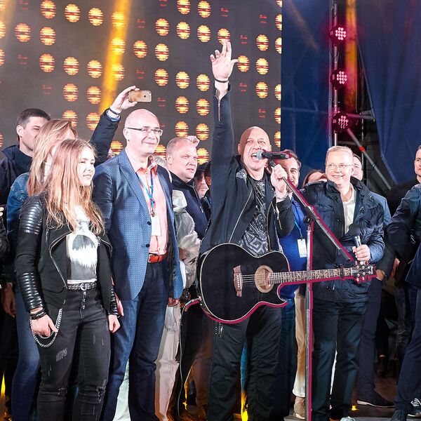 Общие ценности: фронтовые песни исполнят певцы из 15 стран - Sputnik Узбекистан