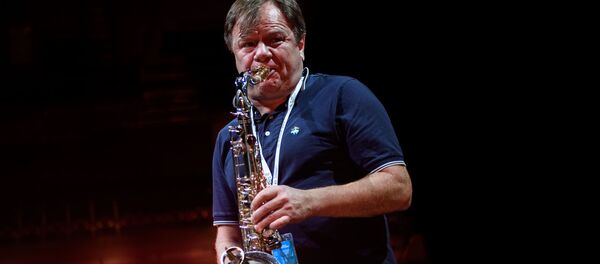 Президентский 16:00 Благотворительный онлайн-марафон Doctor Jazz Party в поддержку врачей Президентский 16:00 Благотворительный онлайн-марафон Doctor Jazz Party в поддержку врачей - Sputnik Узбекистан