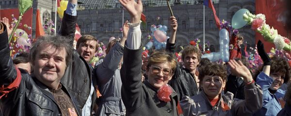 Pervomayskaya demonstratsiya trudashixsya na Krasnoy ploshadi v Moskve, 1988 god - Sputnik O‘zbekiston