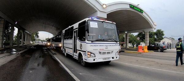 ГУВД Ташкента направило в Сырдарьинскую область гуманитарную помощь - Sputnik Узбекистан