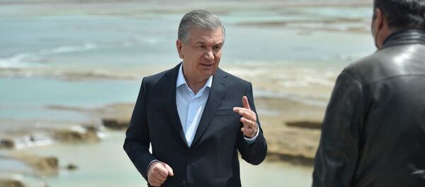 Президент Шавкат Мирзиёев с рабочей поездкой в Сырдарьинской области, где произошло наводнение Президент Шавкат Мирзиёев с рабочей поездкой в Сырдарьинской области, где произошло наводнение - Sputnik Ўзбекистон