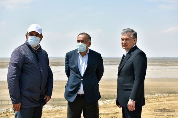 Mirziyoyev to‘g‘onda olib borilayotgan tiklash ishlarini shaxsan kuzatmoqda - Sputnik O‘zbekiston