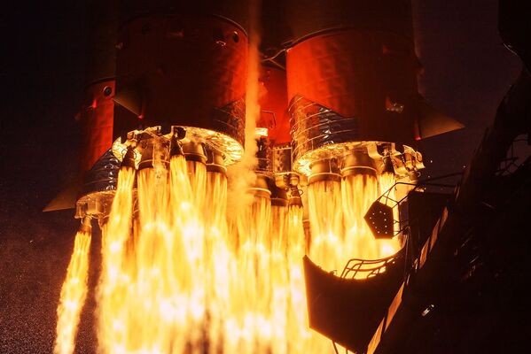 “G‘alaba raketasi” (Soyuz-2.1a Soyuz MS-14 yuk kemasi bilan) kosmodromdan uchirilishi - Sputnik O‘zbekiston