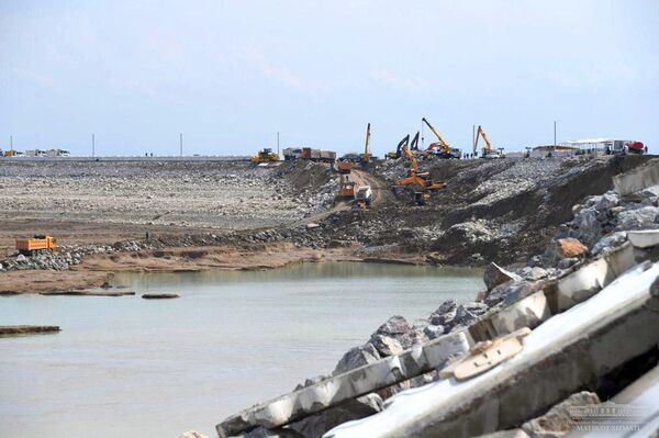 Ситуация в Сырдарьинской области, где произошел прорыв дамбы на Сардобском водохранилище - Sputnik Узбекистан