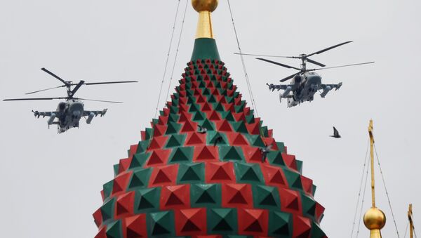 Ударные вертолеты Ка-52 Аллигатор на репетиции воздушной части парада Победы в Москве - Sputnik Узбекистан
