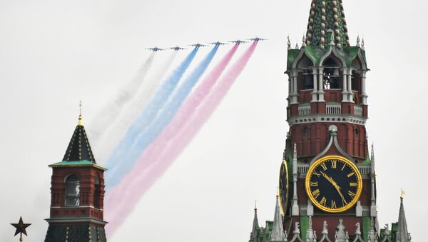 Штурмовики Су-25 на репетиции воздушной части парада Победы в Москве - Sputnik Ўзбекистон