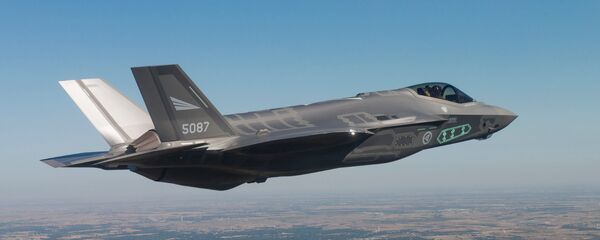 Истребитель-бомбардировщик пятого поколения F-35 Истребитель-бомбардировщик пятого поколения F-35 - Sputnik Ўзбекистон
