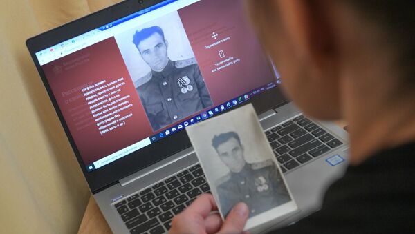 Подготовка к участию в акции Бессмертный полк онлайн - Sputnik Узбекистан