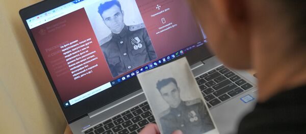 Подготовка к участию в акции Бессмертный полк онлайн Подготовка к участию в акции Бессмертный полк онлайн - Sputnik Узбекистан