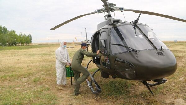 Эвакуация на вертолете пострадавших от наводнения в Сырдарье - Sputnik Ўзбекистон
