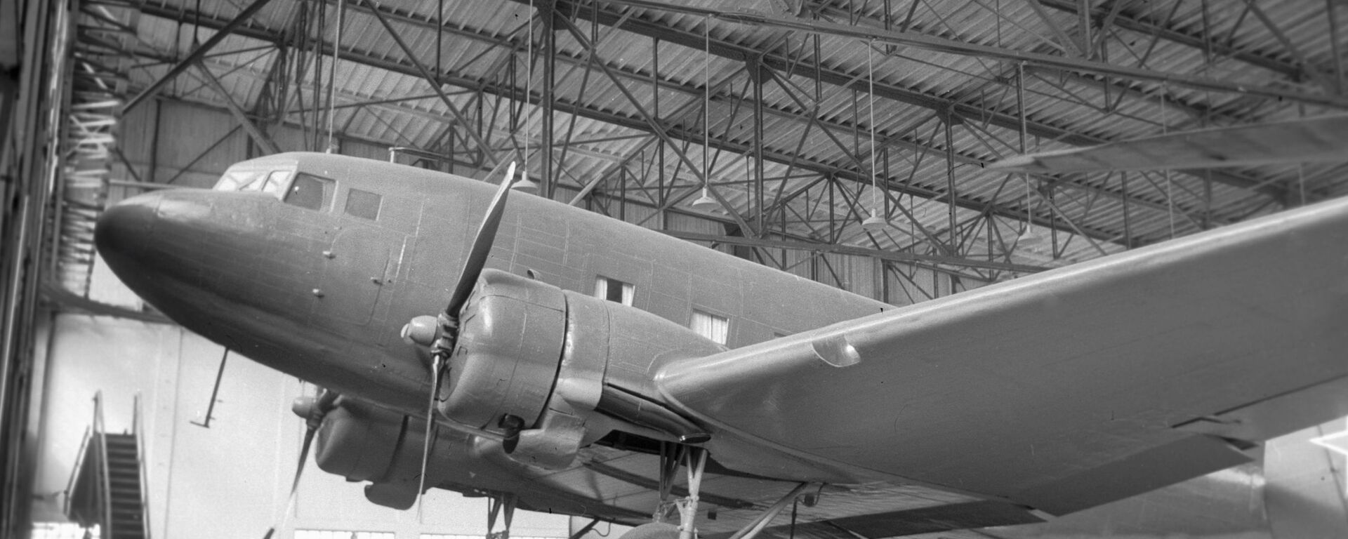 Транспортный самолет ЛИ-2 Транспортный самолет ЛИ-2 - Sputnik Ўзбекистон, 1920, 07.05.2020