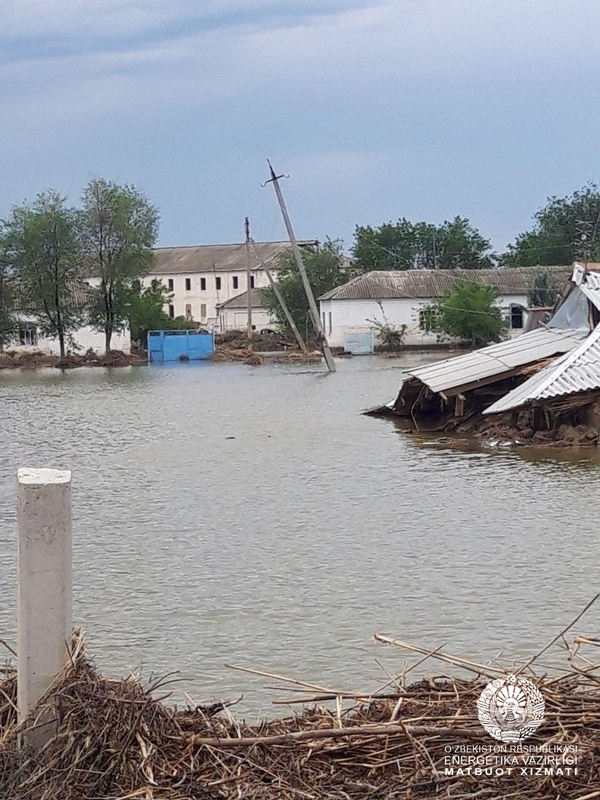 В Сырдарье ведутся работы по восстановлению энергоснабжения - Sputnik Узбекистан