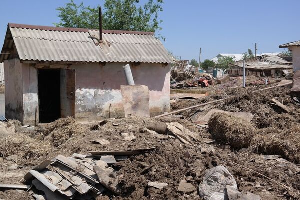 Последствия прорыва на Сардобинском водохранилище - Sputnik Узбекистан