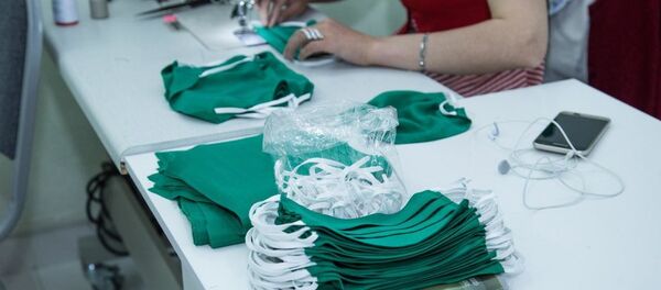 Шелковый карантин: как фабрика в Бухаре борется с эпидемией - Sputnik Узбекистан