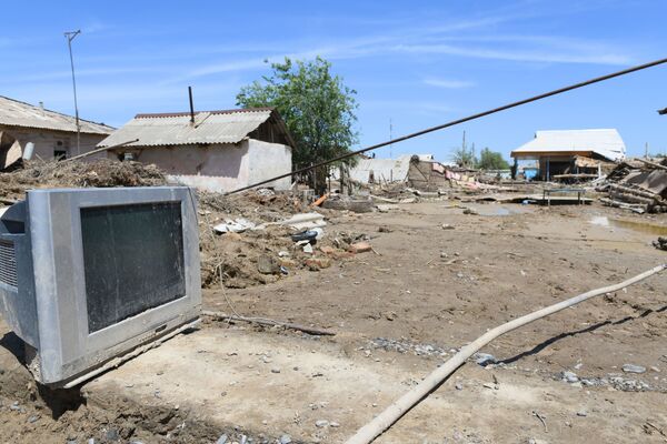 Ликвидация последствий ЧС в Сардобинском районе Сырдарьинской области - Sputnik Узбекистан
