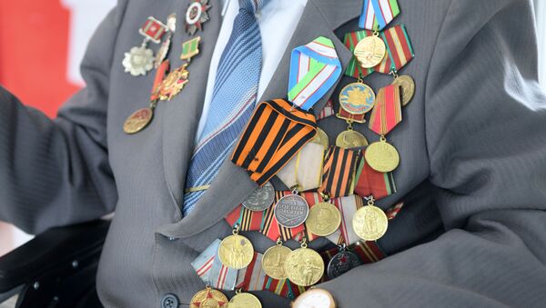 Vruchenie medaley veteranam voyni - Sputnik O‘zbekiston
