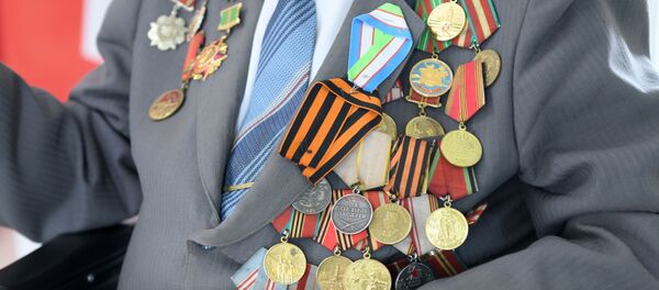 Vruchenie medaley veteranam voyni - Sputnik O‘zbekiston