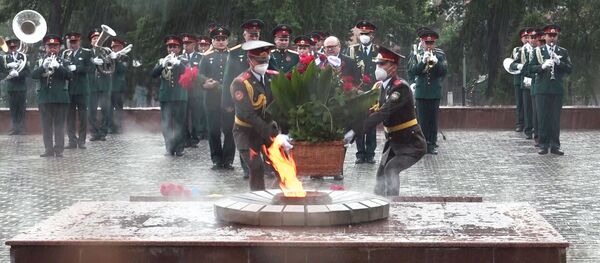 Посол РФ в Узбекистане почтил память павших в Великой Отечественной войне - Sputnik Узбекистан