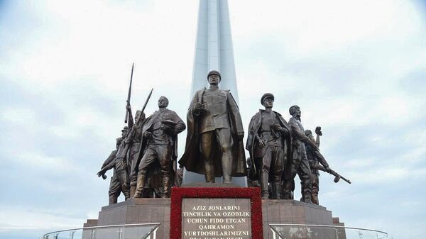 Памятник в Парке Победы в Ташкенте - Sputnik Узбекистан