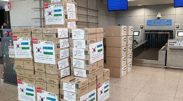 В Узбекистан прибыл второй груз с гумпомощью из Южной Кореи - Sputnik Узбекистан