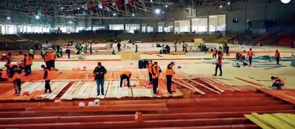 КОЙКИ В ПАРКАХ И НА СТАДИОНАХ | В Москве и области разворачивают временные госпитали - Sputnik Узбекистан