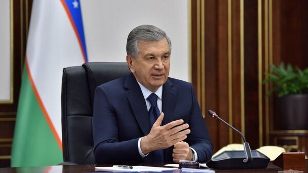 Президент Узбекистана Шавкат Мирзиёев проводит совещание по цифровизации экономики - Sputnik Узбекистан