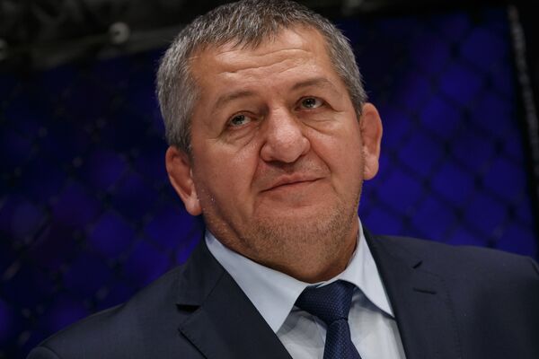 Нурмагомедов поблагодарил Кадырова за поддержку во время болезни отца - Sputnik Узбекистан