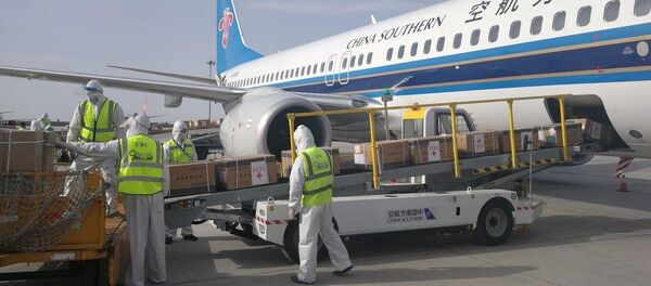 В Узбекистан доставлена часть гуманитарного груза из Китая для борьбы с коронавирусом В Узбекистан доставлена часть гуманитарного груза из Китая для борьбы с коронавирусом - Sputnik Узбекистан