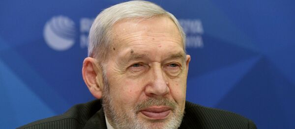 Профессор Государственного университета управления Владимир Волох - Sputnik Узбекистан