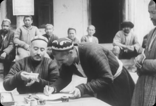 Премьера Али Хамраева: эхо войны, живой Собир Рахимов и возвращение домой Премьера Али Хамраева: эхо войны, живой Собир Рахимов и возвращение домой - Sputnik Узбекистан