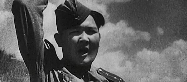 Кадр из документального фильма Подвиг народа реж. Али Хамраев Кадр из документального фильма Подвиг народа реж. Али Хамраев - Sputnik Узбекистан