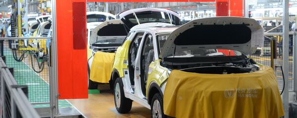 Сборка легковых автомобилей на заводе компании Changan в городе Чунцин в Китае. Сборка легковых автомобилей на заводе компании Changan в городе Чунцин в Китае. - Sputnik Ўзбекистон