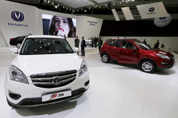 Презентация автомобиля Changan CS35 на XXIV Международной автомобильной выставке Мир автомобиля в Санкт-Петербурге. Презентация автомобиля Changan CS35 на XXIV Международной автомобильной выставке Мир автомобиля в Санкт-Петербурге. - Sputnik Узбекистан