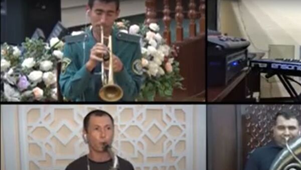 Sotrudniki orkestra Akademii MVD Uzbekistana ispolnili xit Despacito - video - Sputnik O‘zbekiston
