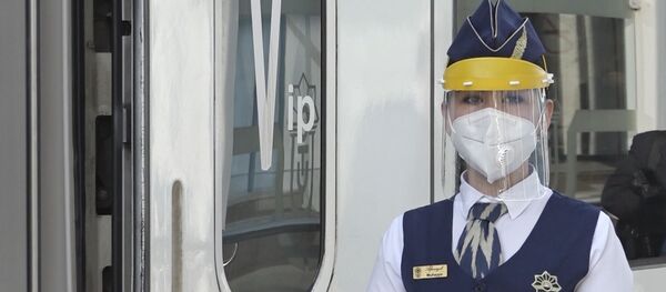 После карантина в Ташкенте открылись вокзалы и аэропорт - Sputnik Узбекистан