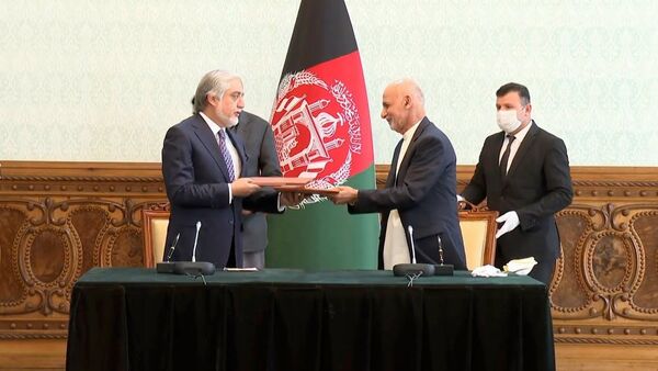 Конец двоевластия: Гани и Абдулла подписали соглашение о разделе власти в Афганистане - Sputnik Узбекистан